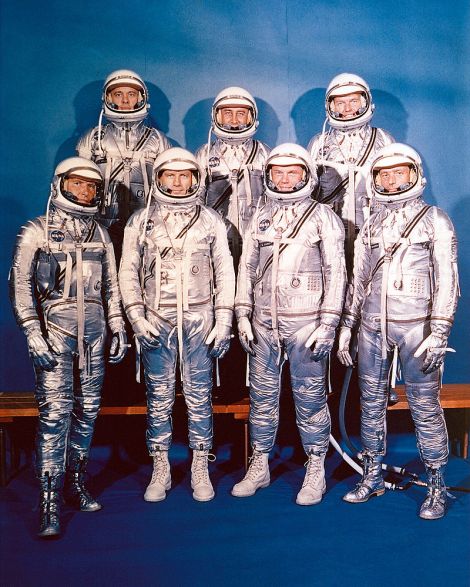 800px-project_mercury_astronauts_-_gpn-2000-000651