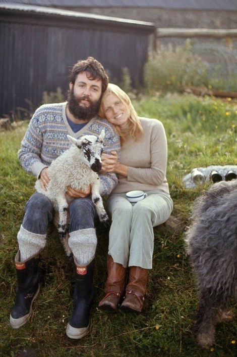 1411679391421_image_galleryimage_sir_paul_mccartney_with_h