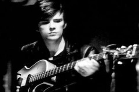 the-first-bass-player-for-the-beatles-stuart-sutcliffe-the-beatles-26087767-240-200